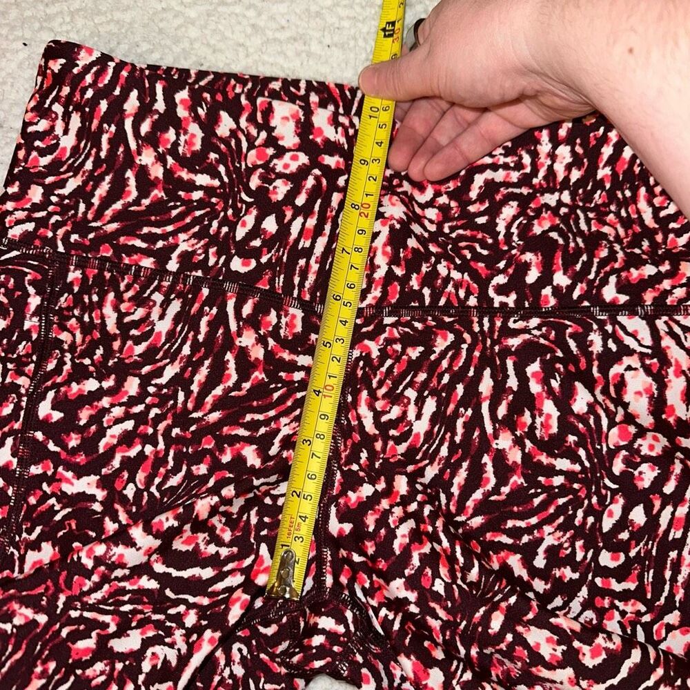 Under Armour Large Cropped Compression Leggings B… - image 6